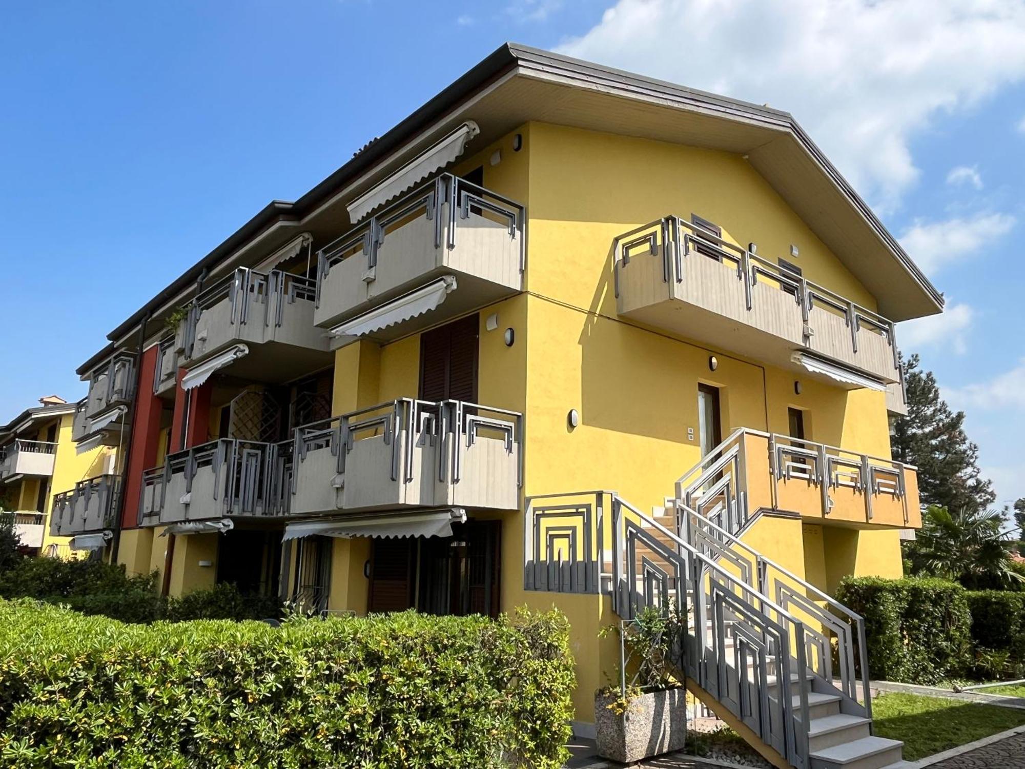 Apartamento Discovery Flat With Pool & Bikes Sirmione Exterior foto